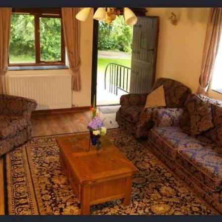 Hayloft Cottage Merton  ภายนอก รูปภาพ