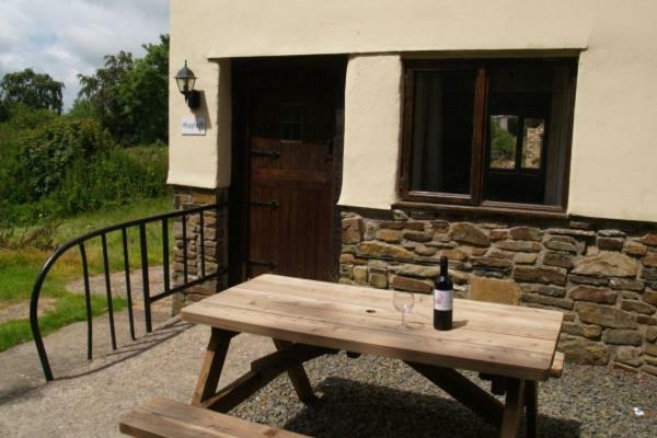 Hayloft Cottage Merton  ภายนอก รูปภาพ