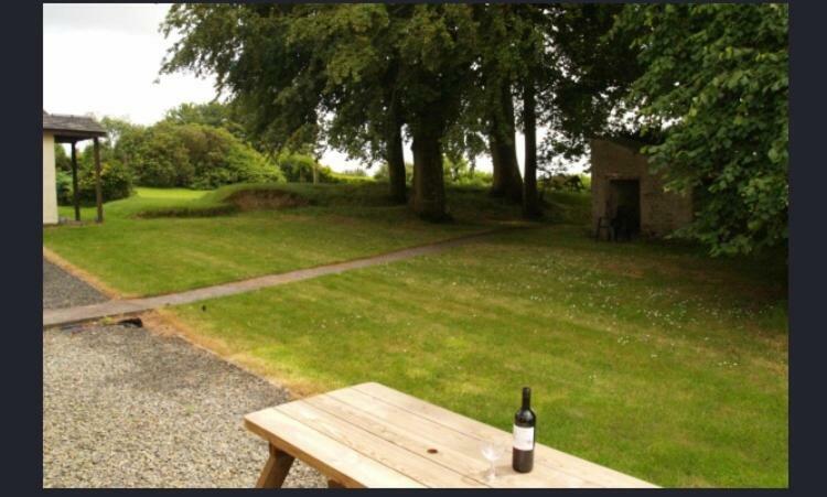 Hayloft Cottage Merton  ภายนอก รูปภาพ
